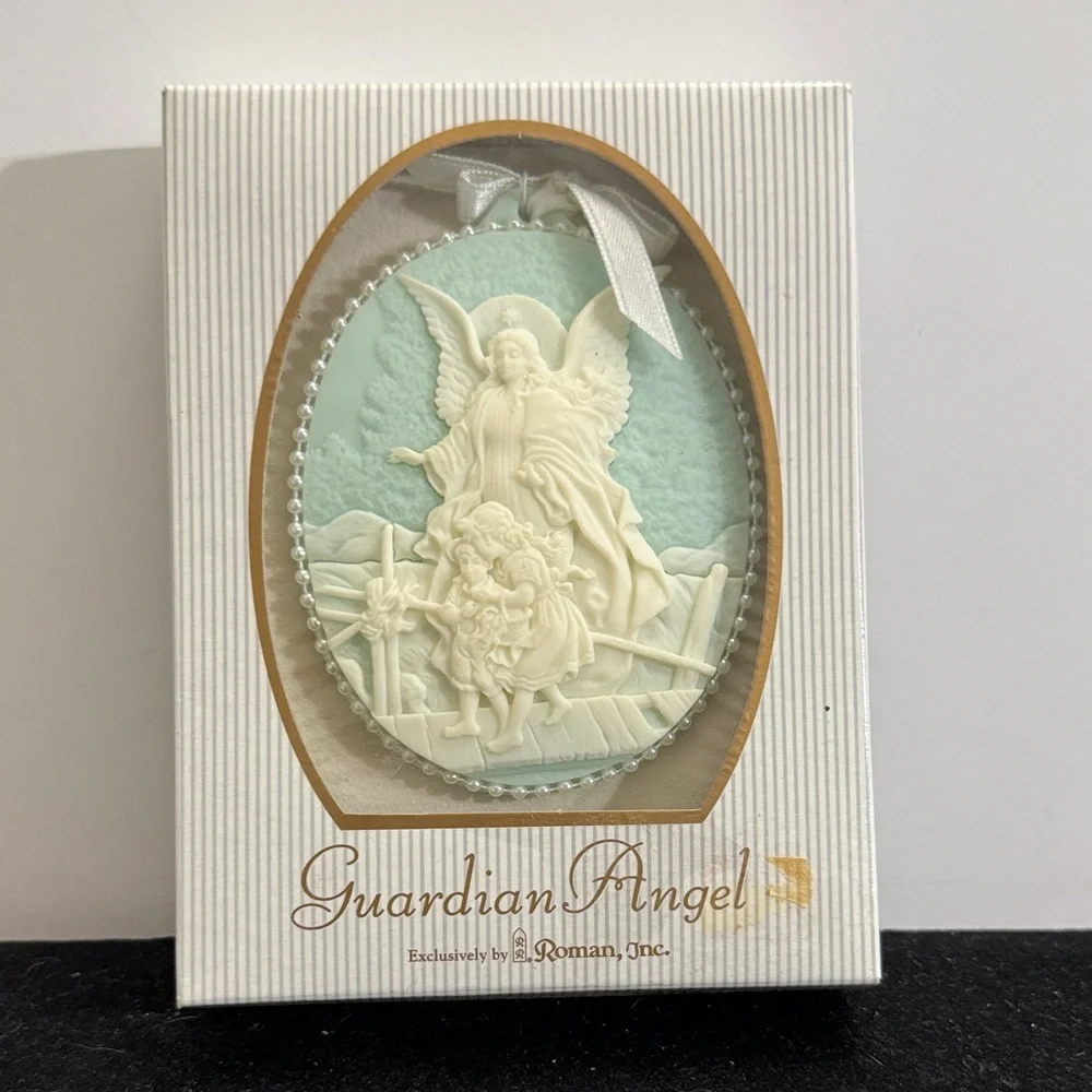 Roman Guardian Angel Ornament - White and Cream